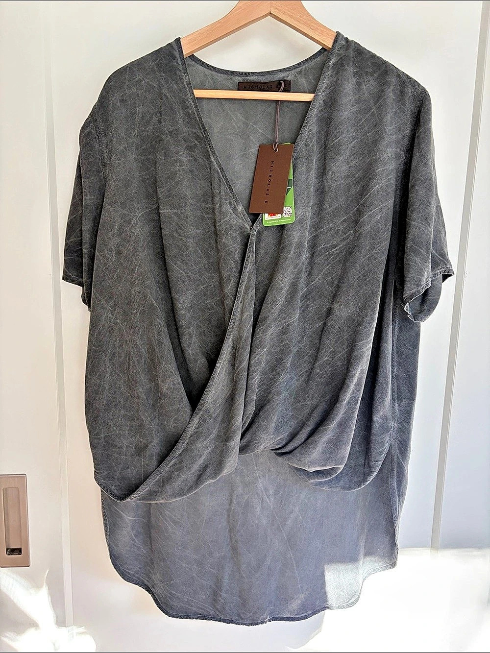 NOCHOLAS K Gray Draped Short Sleeve Top NWT medium